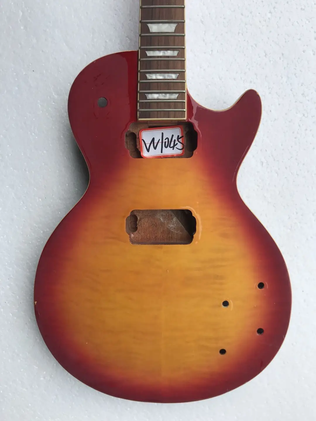 Professional DIY (Not New) Electric Guitar without Hardwares in Stock Free Shipping W1045
Professional DIY (Not New) Electric Guitar without Hardwares in Stock Free Shipping W1045