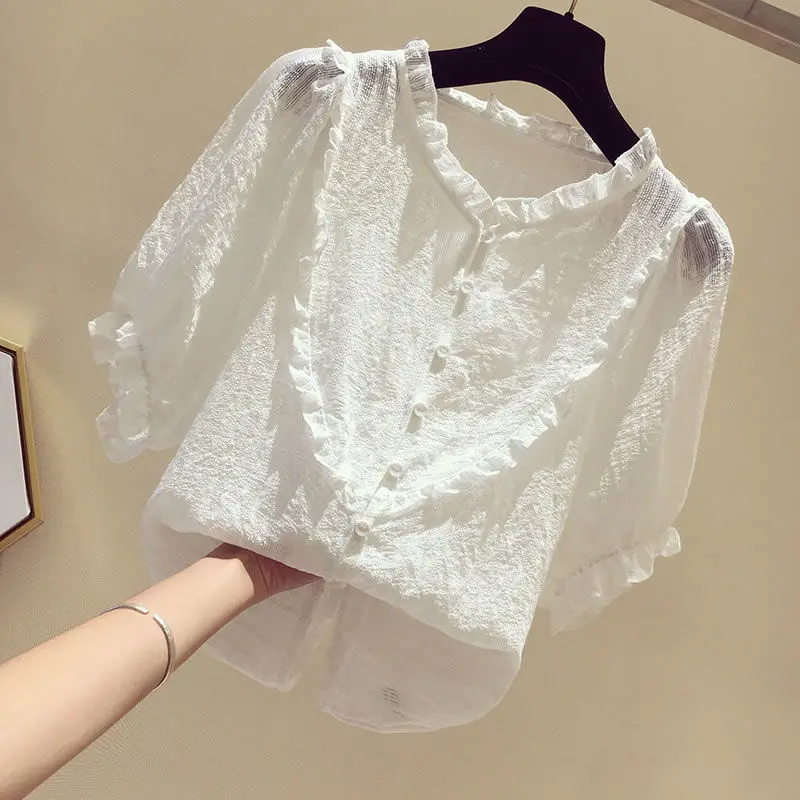 Chiffon shirt women's short-sleeved 2021 new summer Korean version loose sweet foreign style V-neck wooden ear shirt casual top
Chiffon shirt women's short-sleeved 2021 new summer Korean version loose sweet foreign style V-neck wooden ear shirt casual top