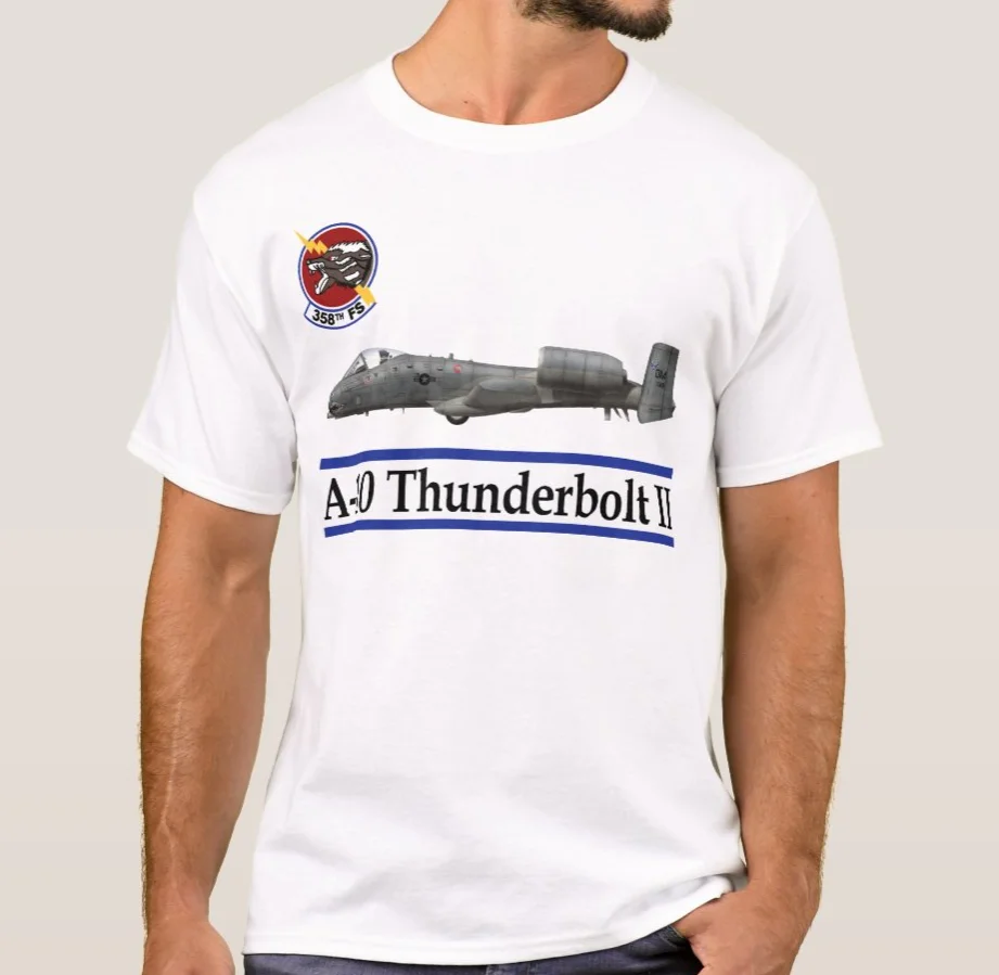 Футболка с изображением эскадры боецов 358-го числа Thunderbolt Летняя Хлопковая мужская футболка с коротким рукавом и круглым вырезом, Новинка
Футболка с изображением эскадры боецов 358-го числа Thunderbolt Летняя Хлопковая мужская футболка с коротким рукавом и круглым вырезом, Новинка