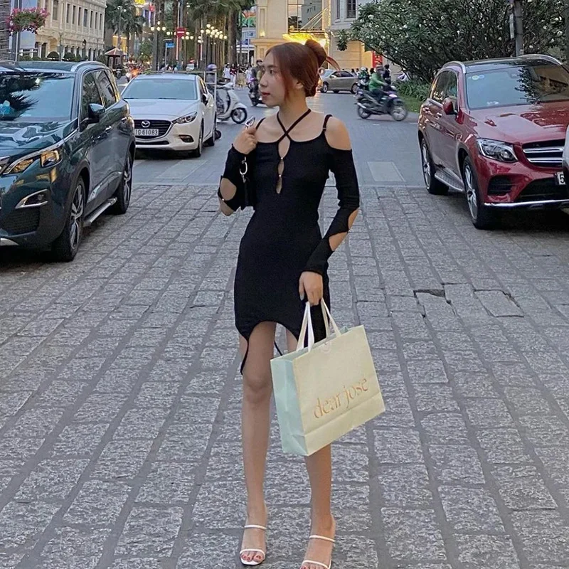 Spring and summer 2021 new women's dress with long sleeves and halter with one shoulder sexy backless solid color dress
Spring and summer 2021 new women's dress with long sleeves and halter with one shoulder sexy backless solid color dress