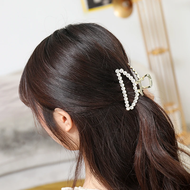 New Elegant Pearl Hair Claws Woman Hairpins Hair Accessories Girls Rhinestone Pearls Hair Crab Headwear Hairgrip Barrettes 
New Elegant Pearl Hair Claws Woman Hairpins Hair Accessories Girls Rhinestone Pearls Hair Crab Headwear Hairgrip Barrettes