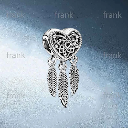 799107C00Openwork Heart Three Feathers Dreamcatcher Charm
799107C00Openwork Heart Three Feathers Dreamcatcher Charm