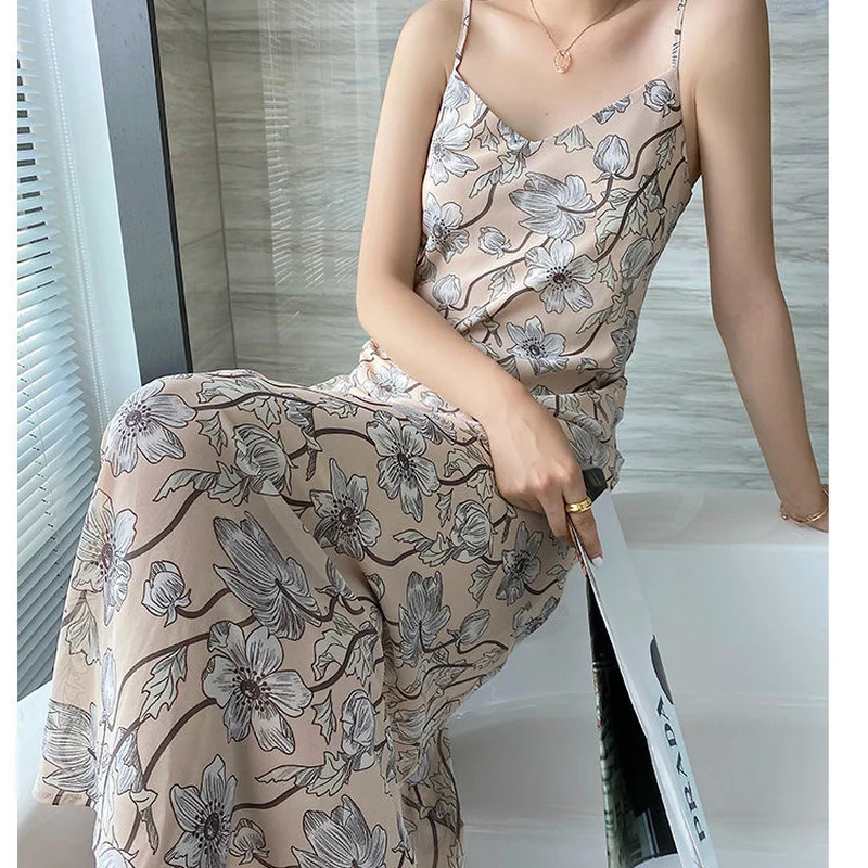 Women Floral Print Sundress 2021 Summer Sexy V-neck Backless Long Dress Female Elegant Bohemian Party Dresses Vestidos Y600 
Women Floral Print Sundress 2021 Summer Sexy V-neck Backless Long Dress Female Elegant Bohemian Party Dresses Vestidos Y600