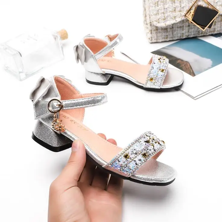 Summer Children girls Crystal bling shoes Girls princess sandals Shoes dance bowknot Shoes JD04 26-34 GZX04
Summer Children girls Crystal bling shoes Girls princess sandals Shoes dance bowknot Shoes JD04 26-34 GZX04