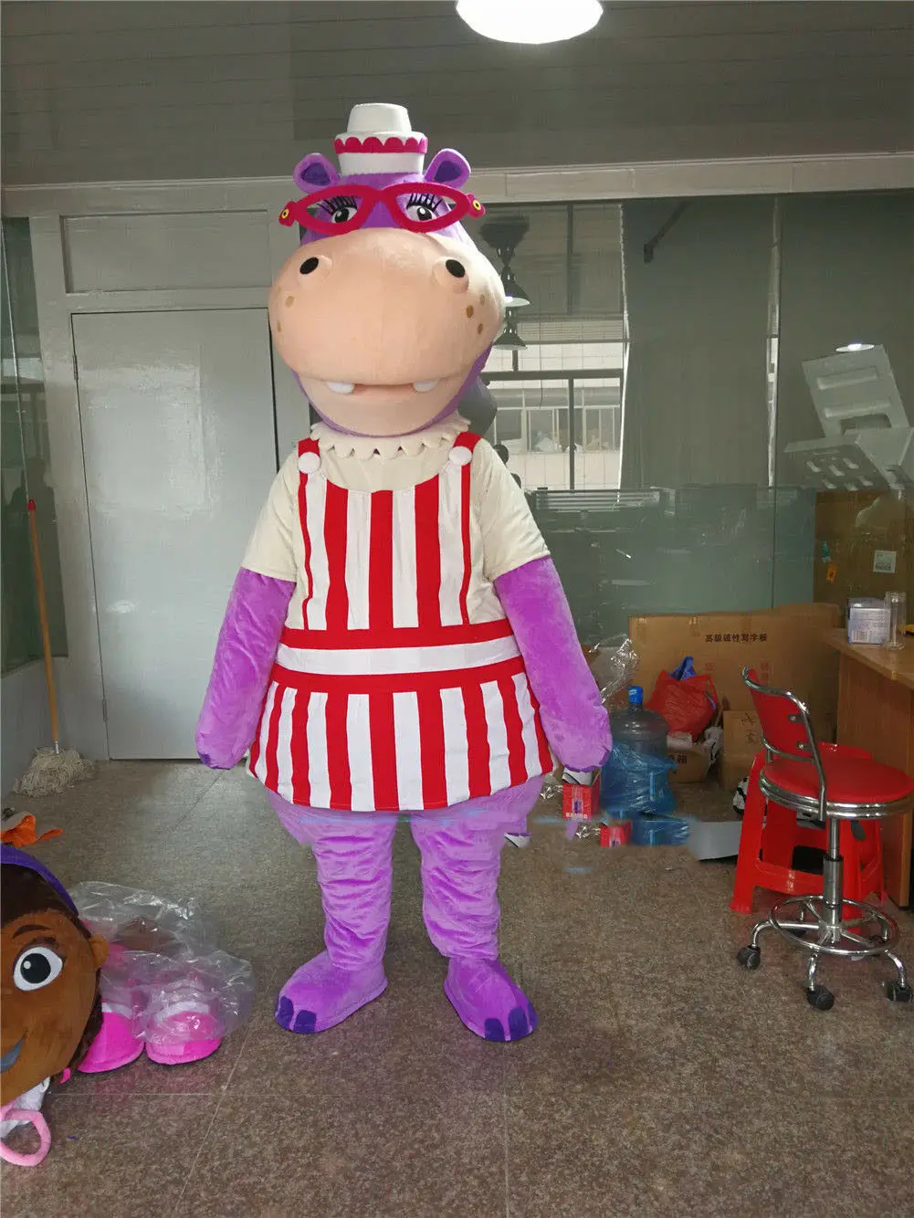 Cute Hippo Mascot Costume Purple Cartoon Hippo Cosplay Suit Animal Furry Stage Performance Costume
Cute Hippo Mascot Costume Purple Cartoon Hippo Cosplay Suit Animal Furry Stage Performance Costume