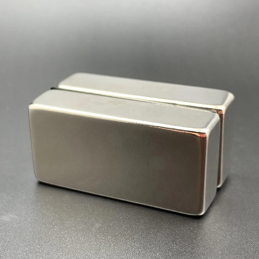 1psc Neodymium magnet 40x20x10 N35 square super strong strong permanent magnet block rare earth refrigerator magnet 40*20*10 
1psc Neodymium magnet 40x20x10 N35 square super strong strong permanent magnet block rare earth refrigerator magnet 40*20*10