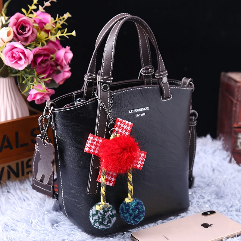 Genuine Leather Handbags 2021 New Fashion Retro Cowhide All-match Shoulder Satchels Bucket Bag Purses Top Quality Luxury Brand
Genuine Leather Handbags 2021 New Fashion Retro Cowhide All-match Shoulder Satchels Bucket Bag Purses Top Quality Luxury Brand
