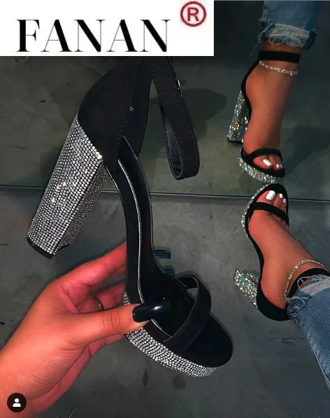JUNSRM Women Crystal Heels Sandals Ankle-Wrap Ladies Jelly Shoes New Year Party Evening Shoes Sexy Buckle Strap Sandals Female
JUNSRM Women Crystal Heels Sandals Ankle-Wrap Ladies Jelly Shoes New Year Party Evening Shoes Sexy Buckle Strap Sandals Female