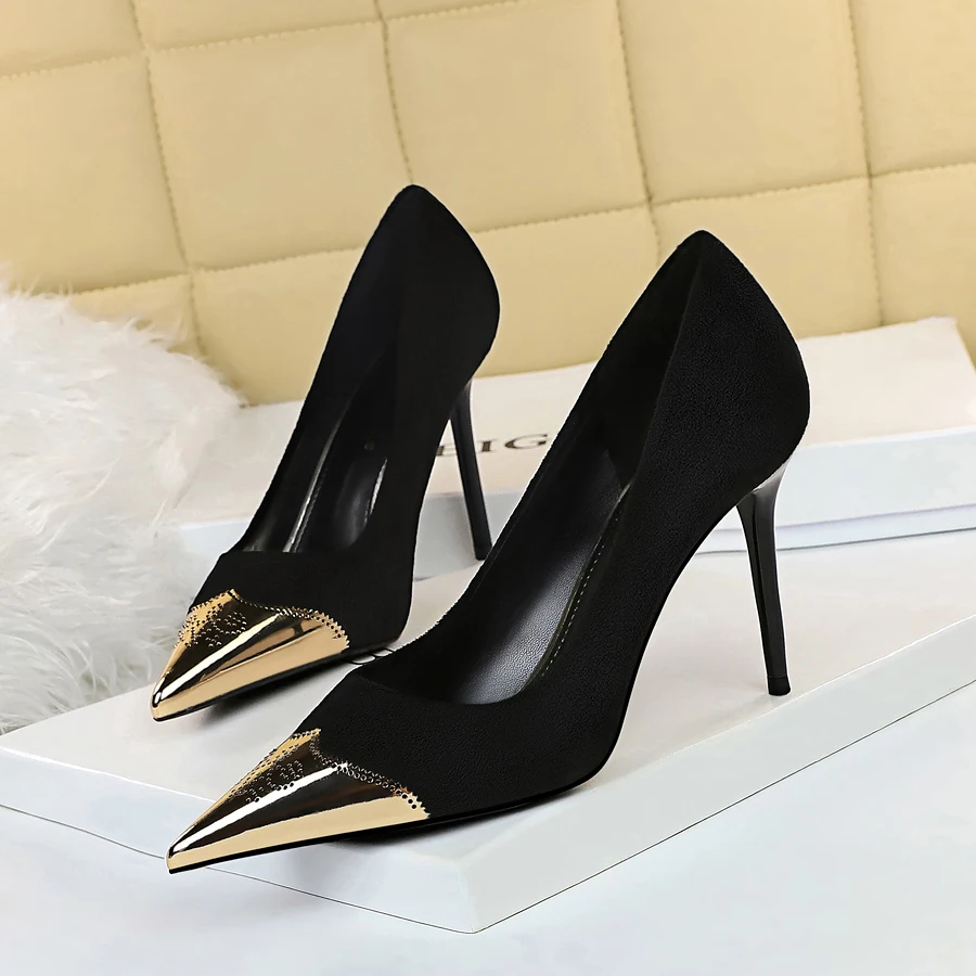 2021 New Pointed Toe Fashion Party Shoes Shallow High Heels Women Shoes Show Thin 3 Colors Sexy Metal toe Cut-Outs Women Pumps
2021 New Pointed Toe Fashion Party Shoes Shallow High Heels Women Shoes Show Thin 3 Colors Sexy Metal toe Cut-Outs Women Pumps