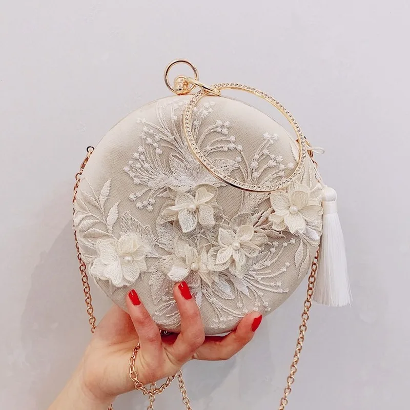 Handmade Antique Bag Embroidered Lady Dress Bag Female New Style Cross-Body Tassel Small round Bag Dance Bags for Woman
Handmade Antique Bag Embroidered Lady Dress Bag Female New Style Cross-Body Tassel Small round Bag Dance Bags for Woman