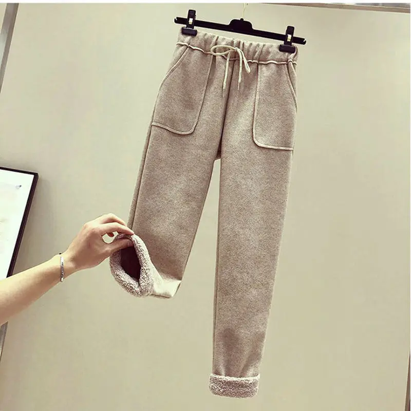 Plus size women pants ladies letter print pocket warm thicken high waist Pants Female Clothing
Plus size women pants ladies letter print pocket warm thicken high waist Pants Female Clothing