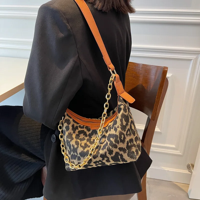 PU Leather Ladies Bag 2021 Fashion Leopard Print Personality Designer Bag Dinner Messenger Bag The Single Shoulder Luxury Bags
PU Leather Ladies Bag 2021 Fashion Leopard Print Personality Designer Bag Dinner Messenger Bag The Single Shoulder Luxury Bags