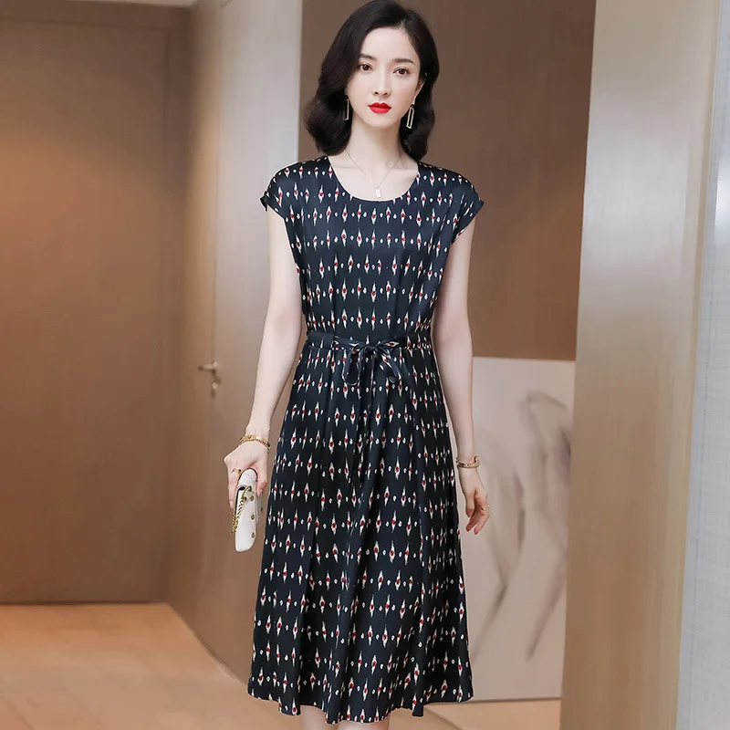Woman Mid Dress Silk Crepe Printed Short Sleeved U Neck Sashes Dresses 2021 Fashion Summer Dresses
Woman Mid Dress Silk Crepe Printed Short Sleeved U Neck Sashes Dresses 2021 Fashion Summer Dresses