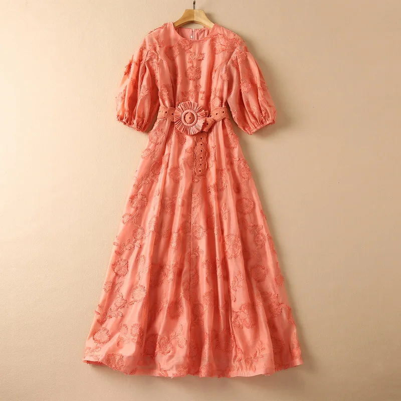 European and American women's autumn 2021 new Three-quarter sleeve lantern sleeve flower embroidery Fashionable belt dress
European and American women's autumn 2021 new Three-quarter sleeve lantern sleeve flower embroidery Fashionable belt dress