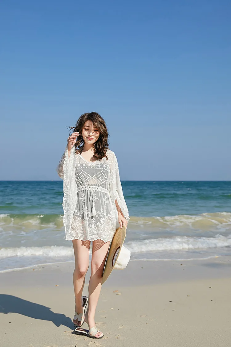 2021 NEW Sexy Lace Blouse Women Beach Cover up Sun Protection Shirt Pullover Summer Vocation Bohemian Beach Clothing Q135
2021 NEW Sexy Lace Blouse Women Beach Cover up Sun Protection Shirt Pullover Summer Vocation Bohemian Beach Clothing Q135
