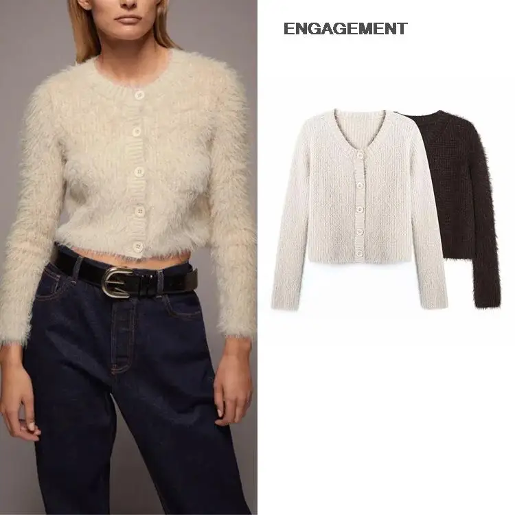 Hoodies & Sweatshirts
Hoodies & Sweatshirts