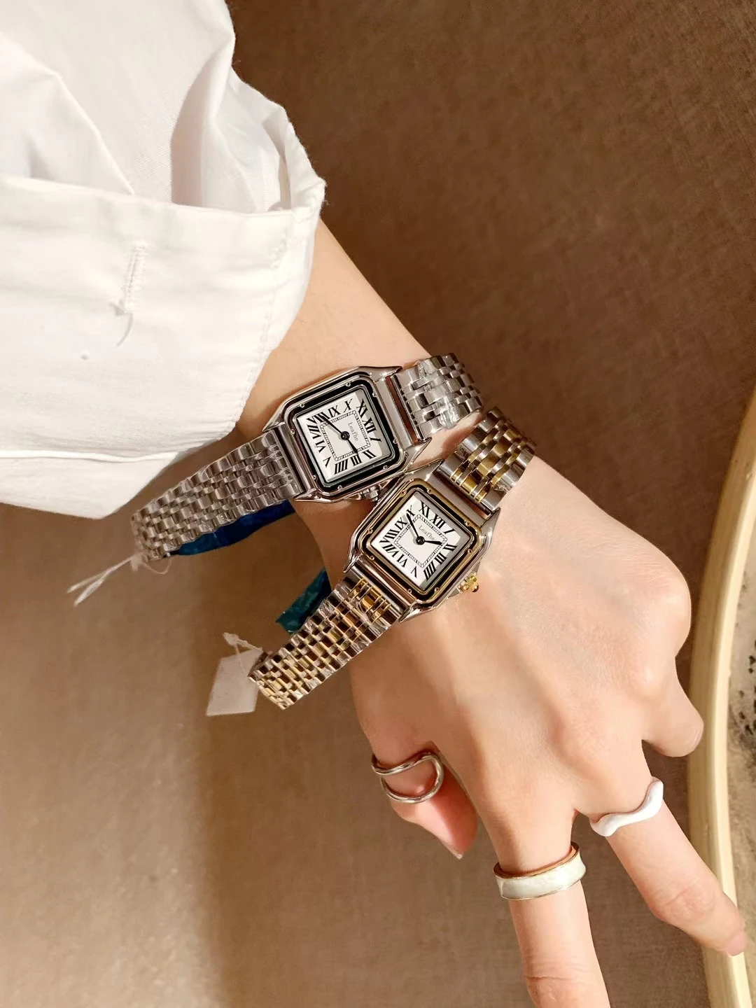 Fashion Gold Silver Women's Watches Stainless Material Ultra-thin 7mm Quartz Watch Dial Diameter 27mm Two Style Strap For Choose
Fashion Gold Silver Women's Watches Stainless Material Ultra-thin 7mm Quartz Watch Dial Diameter 27mm Two Style Strap For Choose