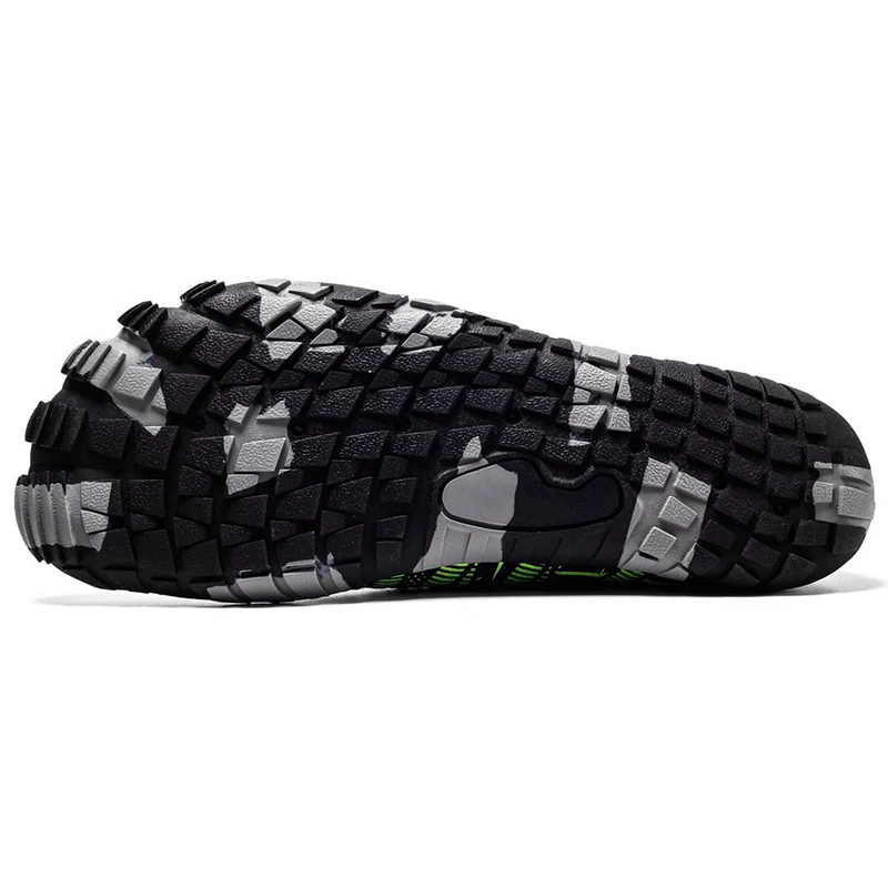 New summer water shoes men and women breathable sports shoes beach shoes diving socks wading shoes outdoor upstream shoes
New summer water shoes men and women breathable sports shoes beach shoes diving socks wading shoes outdoor upstream shoes