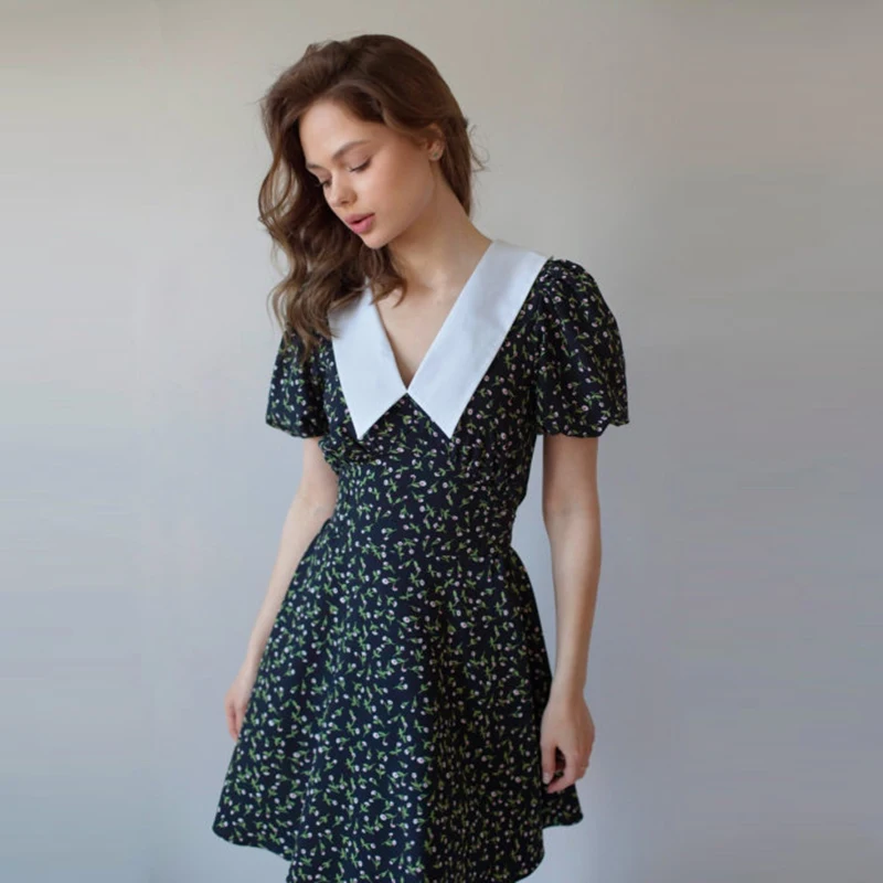 Sweet Floral Printed Dress Sailor Collar Puff Sleeve A-Line Mini Dress Charming Elegent Retro Summer Dress For Women 2021
Sweet Floral Printed Dress Sailor Collar Puff Sleeve A-Line Mini Dress Charming Elegent Retro Summer Dress For Women 2021
