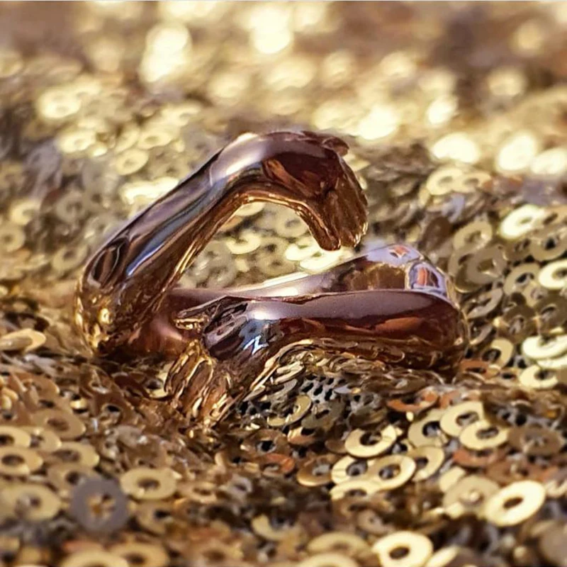 New Romantic Love Hug Carved Rose Gold Color Hand Rings Creative Open Finger Adjustable Ring For Women Men Fashion Jewelry
New Romantic Love Hug Carved Rose Gold Color Hand Rings Creative Open Finger Adjustable Ring For Women Men Fashion Jewelry