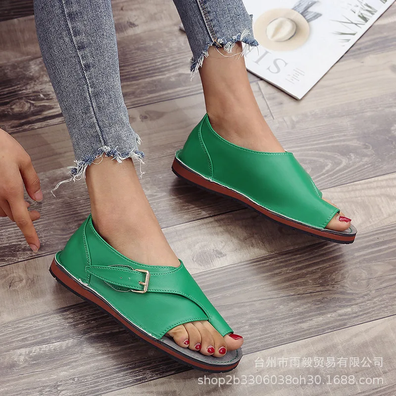 2021 Summer British Clip Toe Solid Women's Shoes Leather Buckle Flat Sandals Female Retro Platform Sandals Plus Size 35-43
2021 Summer British Clip Toe Solid Women's Shoes Leather Buckle Flat Sandals Female Retro Platform Sandals Plus Size 35-43