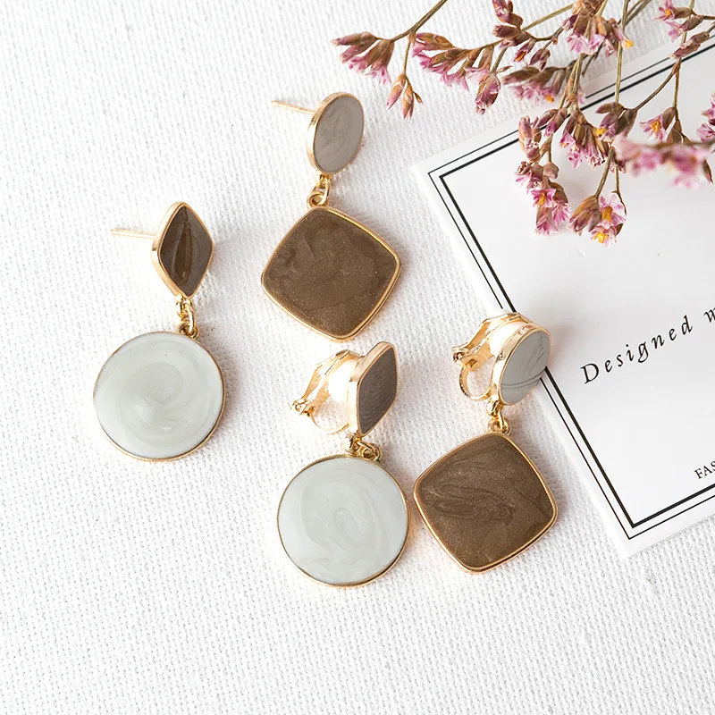 NEW RUANME Han Edition Contracted Temperament Elliptical Eardrop Retro Women Earrings Geometric Stud Earrings Jewelry
NEW RUANME Han Edition Contracted Temperament Elliptical Eardrop Retro Women Earrings Geometric Stud Earrings Jewelry