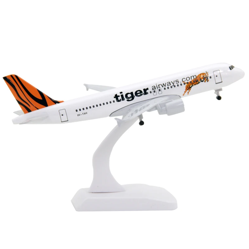 Литая модель авиационного лайнера A320 Tigerair, модель 1:300, Сингапур, настольные украшения, коллекционные подарки
Литая модель авиационного лайнера A320 Tigerair, модель 1:300, Сингапур, настольные украшения, коллекционные подарки