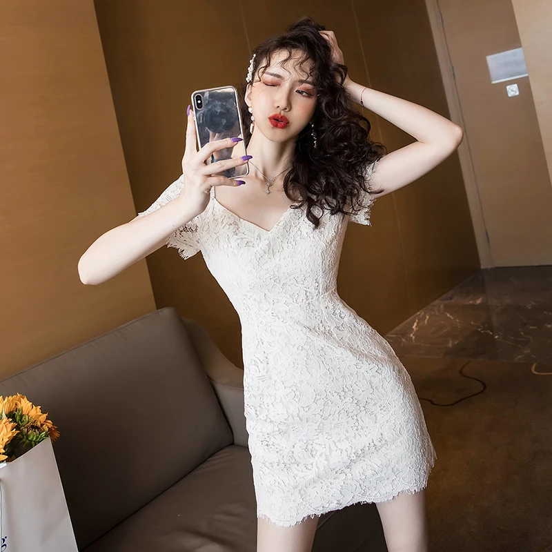 White Lace Dress Women Short Sleeved Sexy Short Party Club Dress V Neck Backless Bodycon Dress Woman Slim Tight Summer
White Lace Dress Women Short Sleeved Sexy Short Party Club Dress V Neck Backless Bodycon Dress Woman Slim Tight Summer
