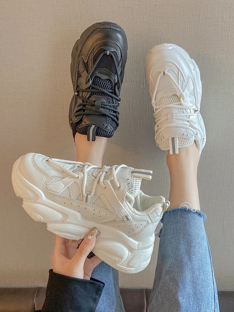 2021 spring and autumn new ladies Korean lace-up single shoes fashion all-match thick-soled sports casual shoes
2021 spring and autumn new ladies Korean lace-up single shoes fashion all-match thick-soled sports casual shoes
