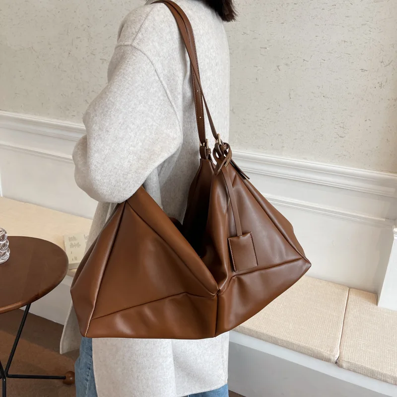 Casual Chic Large Tote Bag Designer Women Shoulder Bags Luxury Soft Pu Leather Lady Handbags Simple Big Shopping Purses 2022 Sac
Casual Chic Large Tote Bag Designer Women Shoulder Bags Luxury Soft Pu Leather Lady Handbags Simple Big Shopping Purses 2022 Sac