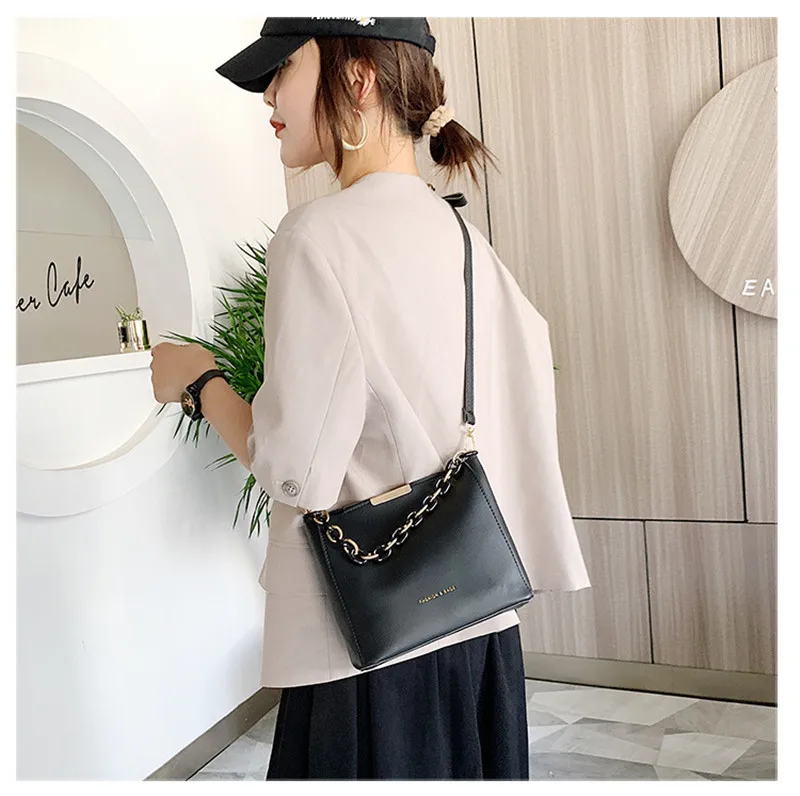 Women Fashion Shoulder Bag Crossbody Bag Fashion Handbag Stylish Bucket Bag for Ladies 
Women Fashion Shoulder Bag Crossbody Bag Fashion Handbag Stylish Bucket Bag for Ladies