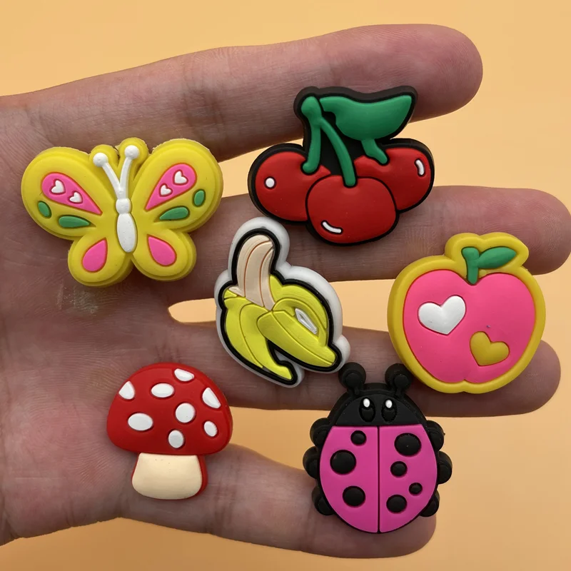 Бесплатная доставка, 1 шт., тапочки из ПВХ, милые фрукты и овощи, Мультяшные насекомые для детей Jibz, подарки на рождевечерние 13P-8L-4
Бесплатная доставка, 1 шт., тапочки из ПВХ, милые фрукты и овощи, Мультяшные насекомые для детей Jibz, подарки на рождевечерние 13P-8L-4