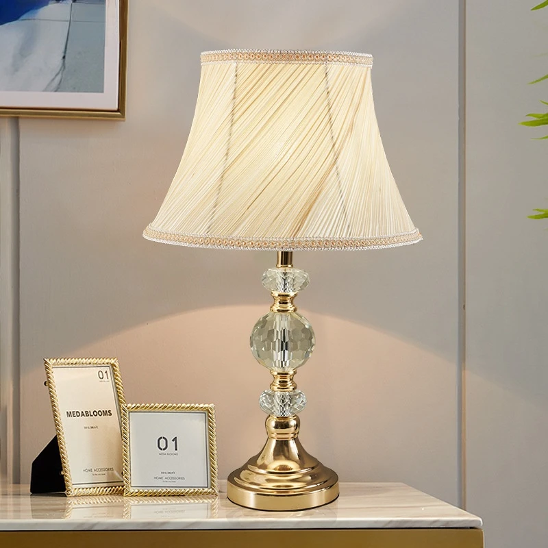 American Light Luxury Minimalist Crystal Table Lamp For Bedroom Bedside Light Study Living Room Decoration Table Lamp Night Lamp
American Light Luxury Minimalist Crystal Table Lamp For Bedroom Bedside Light Study Living Room Decoration Table Lamp Night Lamp