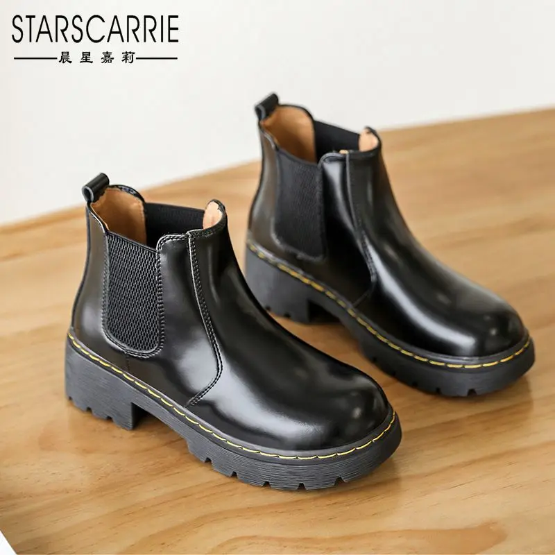 2021 Autumn British Style Cowhide Chelsea Boots Trend Simple Stitching Round Toe Thick Heel Hot Boots
2021 Autumn British Style Cowhide Chelsea Boots Trend Simple Stitching Round Toe Thick Heel Hot Boots