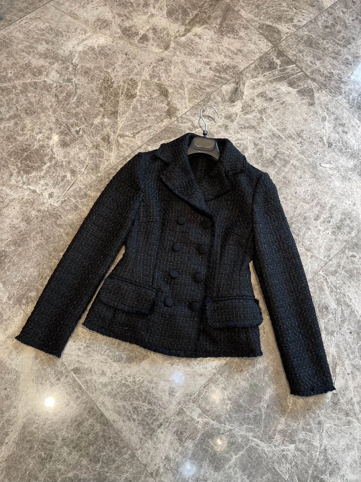 new ladies 2021 high quality fashion long sleeve lapel solid color double breasted blazer 1224
new ladies 2021 high quality fashion long sleeve lapel solid color double breasted blazer 1224
