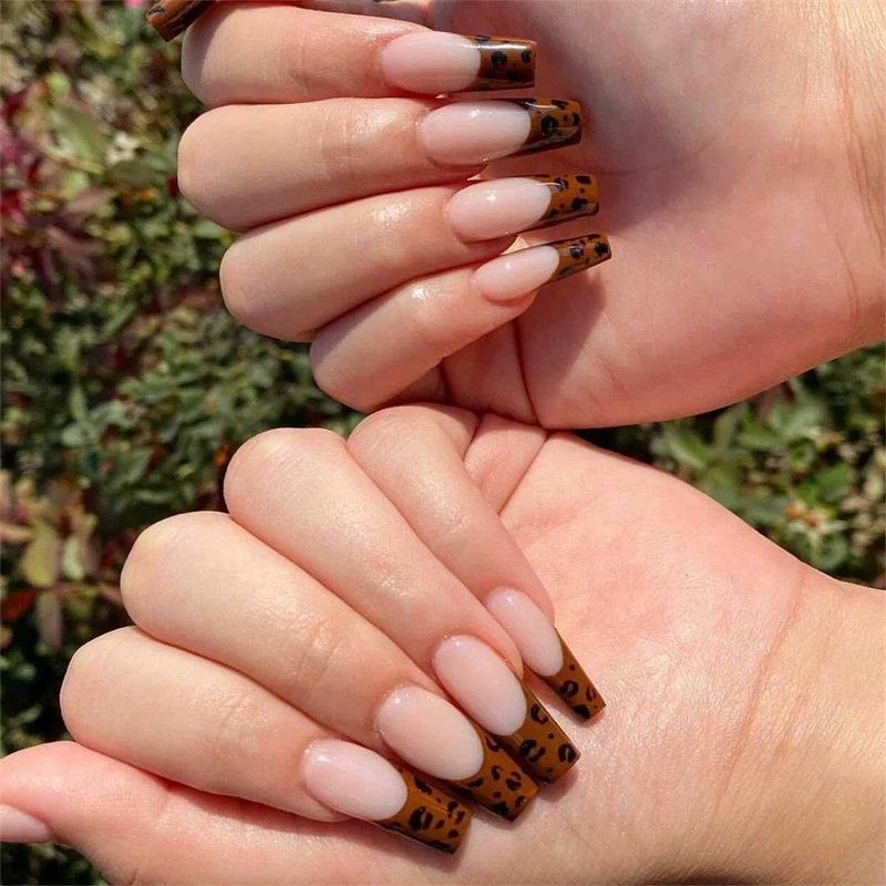 24pcs Fake Nails With Glue Leopard Printed Type Long coffin Paragraph Removable Fashion Manicure False Nails press on designs
24pcs Fake Nails With Glue Leopard Printed Type Long coffin Paragraph Removable Fashion Manicure False Nails press on designs