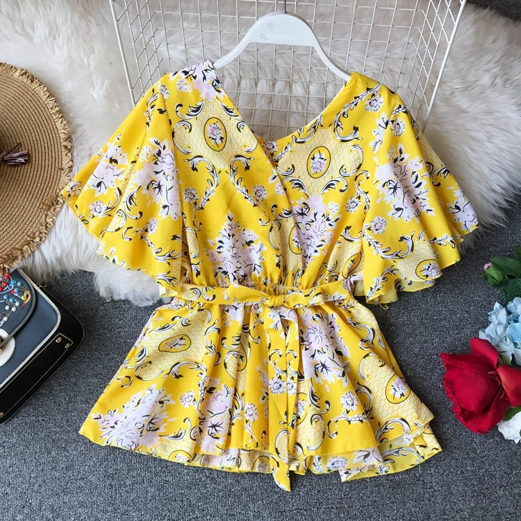 New Summer Women's Blouse Shirt Flower Print V-neck Flare Sleeves Shirts Boho Lotus Leaf Doll Blouses Women Chiffon Shirts Tops
New Summer Women's Blouse Shirt Flower Print V-neck Flare Sleeves Shirts Boho Lotus Leaf Doll Blouses Women Chiffon Shirts Tops