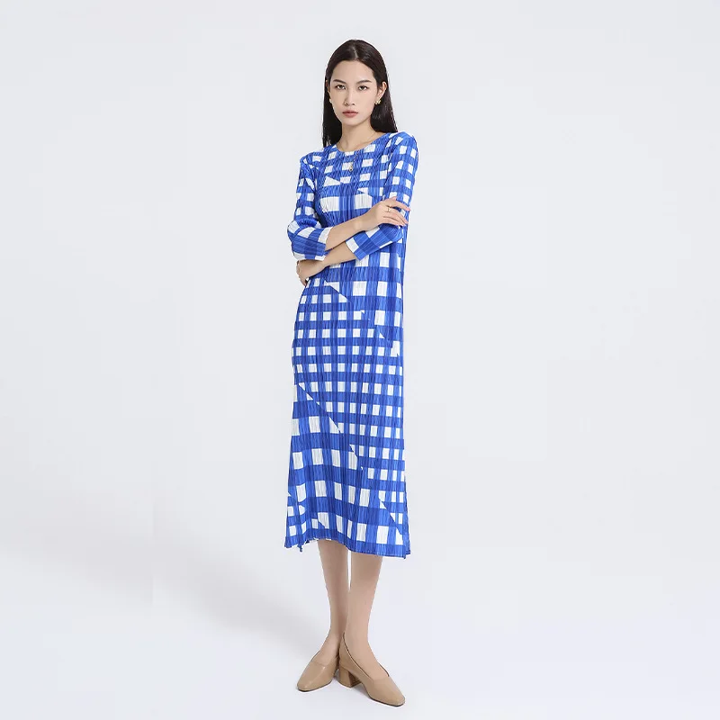 Changpleat 2021 Autumn Miyak Pleated woman dress Fashion Plaid Design 3/4 Sleeve O-Neck Slim High Stretch Split Straight Dresses
Changpleat 2021 Autumn Miyak Pleated woman dress Fashion Plaid Design 3/4 Sleeve O-Neck Slim High Stretch Split Straight Dresses