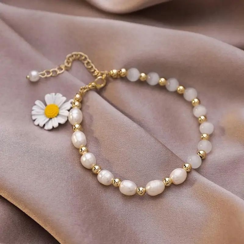 XIAOBOACC Pearl Opal Wrist Bracelet for Women Korean Fashion Vitagine Temperament Daisy Flower Shape Bangle Jewelry Accessories
XIAOBOACC Pearl Opal Wrist Bracelet for Women Korean Fashion Vitagine Temperament Daisy Flower Shape Bangle Jewelry Accessories