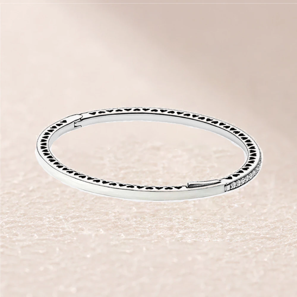 Pearlescent Radiant Hearts of Bangle #590537EN23
Pearlescent Radiant Hearts of Bangle #590537EN23