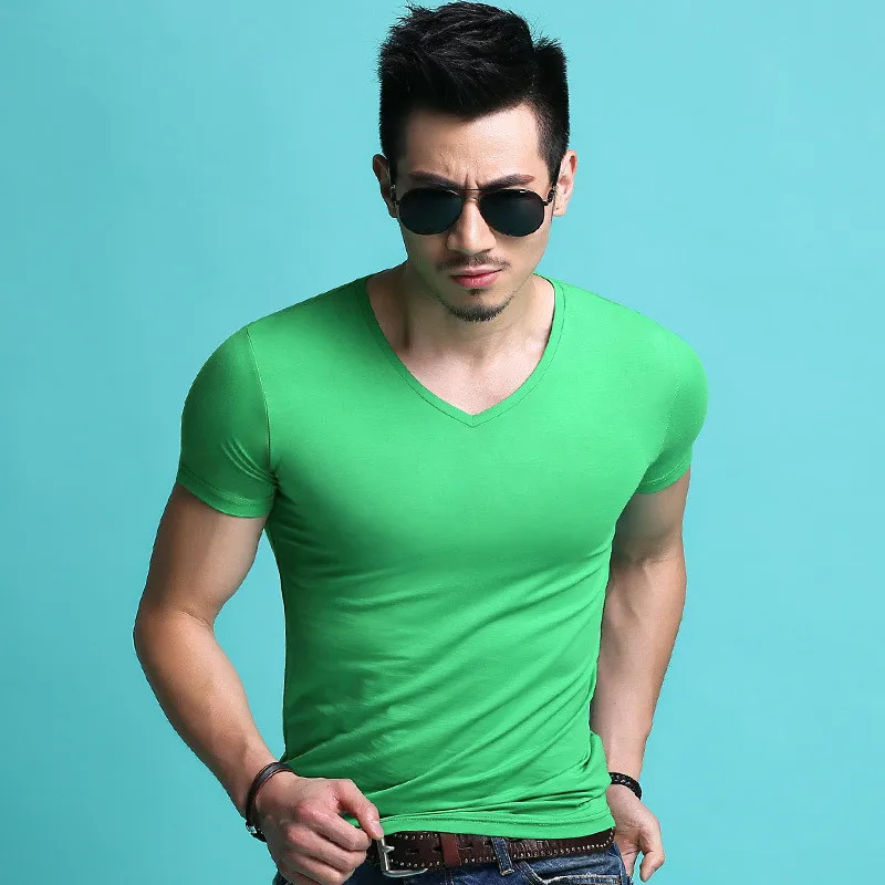 Spring and summer new short-sleeved T-shirt men's solid color black and white V-neck bottoming shirt ice silk half-sleeve tide 
Spring and summer new short-sleeved T-shirt men's solid color black and white V-neck bottoming shirt ice silk half-sleeve tide