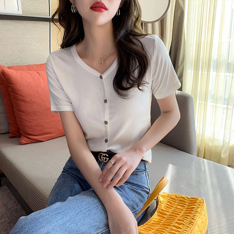 V-neck Short-Sleeved T-shirt Women's Summer Wear 2021new Solid Color Slim-Fit Ice Silk Knitted Threaded Short Top Ins Fashion
V-neck Short-Sleeved T-shirt Women's Summer Wear 2021new Solid Color Slim-Fit Ice Silk Knitted Threaded Short Top Ins Fashion