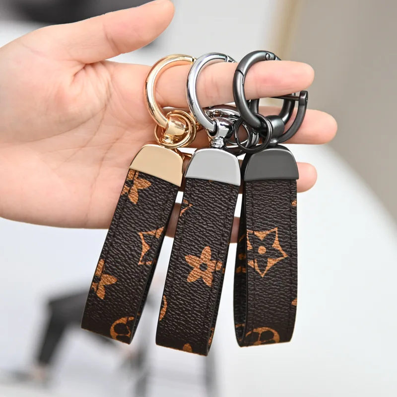 Classic Old Flower Pattern Leather Luxury Lanyard Keychain Square Leather Men's And Women's Key Chain Charm Ring Gift For Friend
Classic Old Flower Pattern Leather Luxury Lanyard Keychain Square Leather Men's And Women's Key Chain Charm Ring Gift For Friend