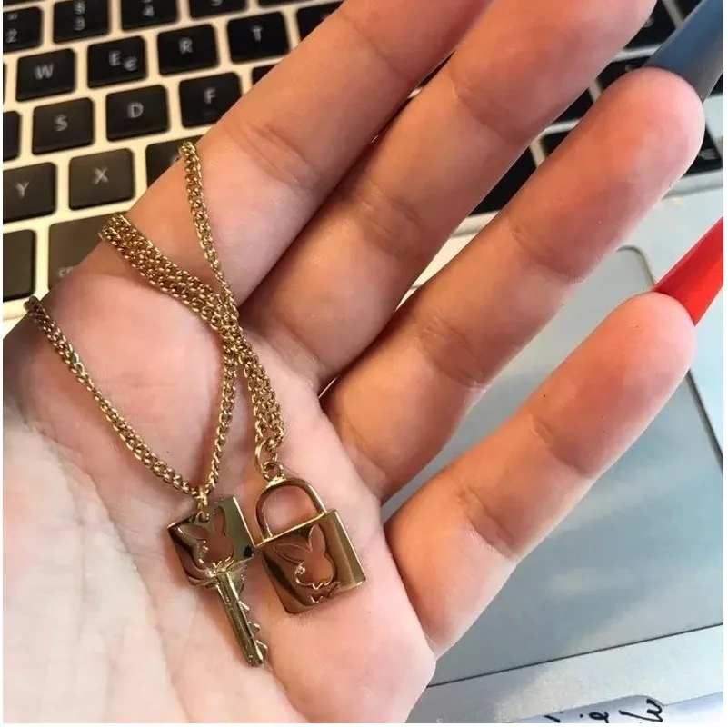 Ladies Fashion Golden Rabbit Head Key Lock Pendant Necklace Jewelry Accessories
Ladies Fashion Golden Rabbit Head Key Lock Pendant Necklace Jewelry Accessories