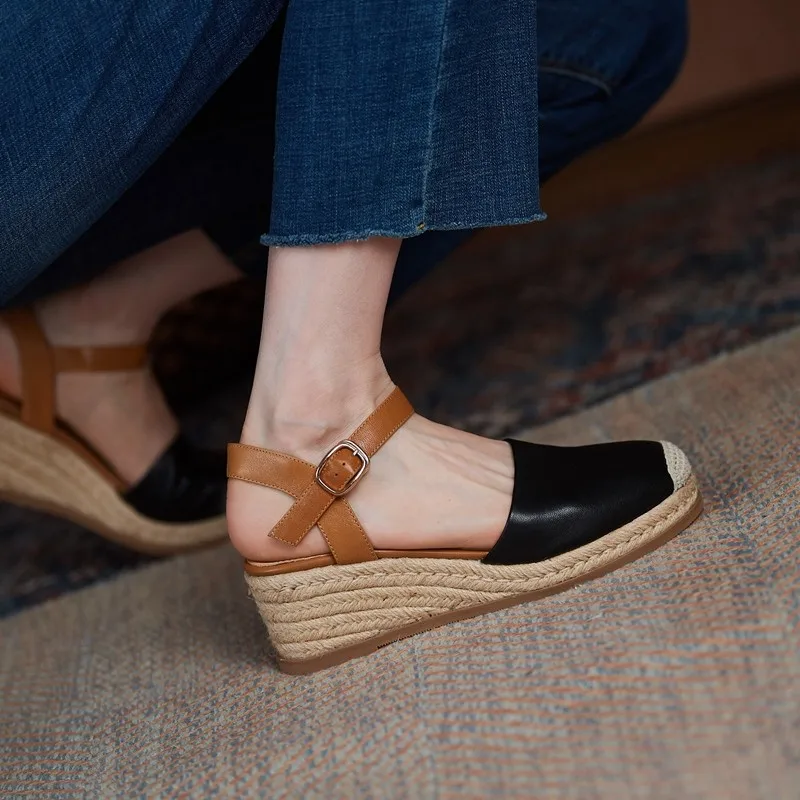 Handmade New Fisherman Shoes Women Summer Genuine Leather Covered Round Toe Straw Platform Wedges High Heels Slingback Sandals
Handmade New Fisherman Shoes Women Summer Genuine Leather Covered Round Toe Straw Platform Wedges High Heels Slingback Sandals