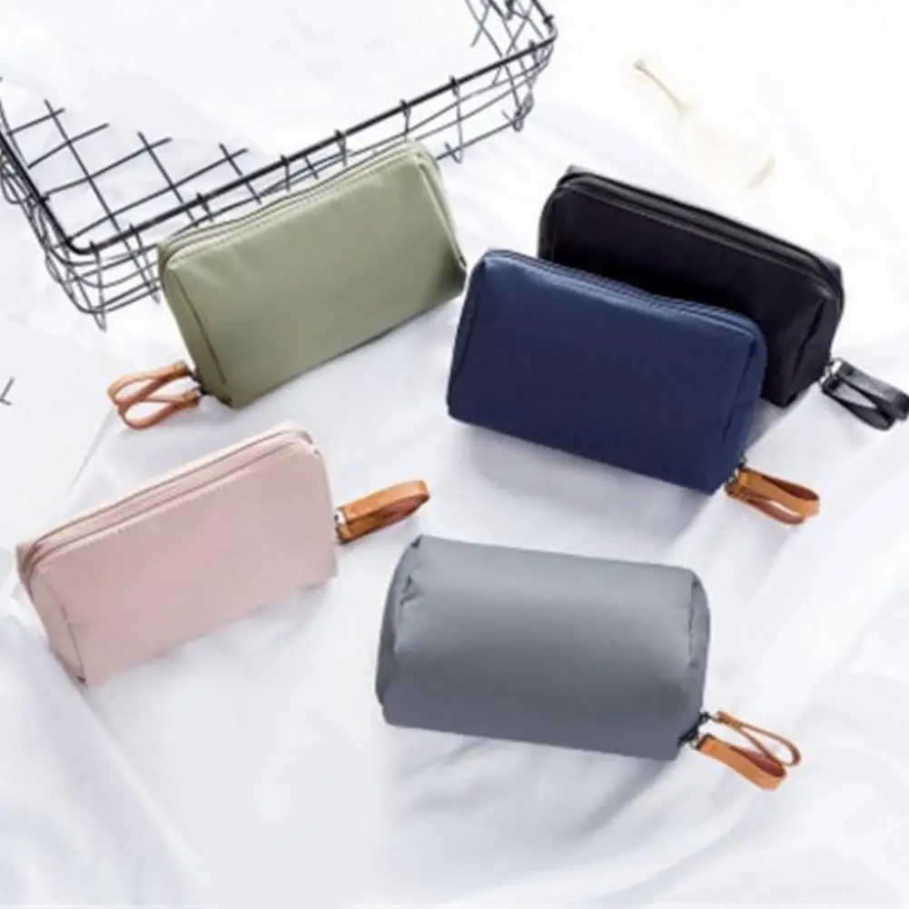 Simple Solid Color Cosmetic Bag for Women 2021 New Makeup Bag Pouch Toiletry Bag Waterproof Make Up Purses Case Hot Dropshipping
Simple Solid Color Cosmetic Bag for Women 2021 New Makeup Bag Pouch Toiletry Bag Waterproof Make Up Purses Case Hot Dropshipping