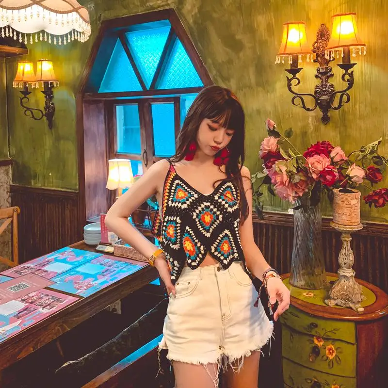 Video will travel to wear a Bohemian national wind the manual hook is colored color matching condole top vest
Video will travel to wear a Bohemian national wind the manual hook is colored color matching condole top vest