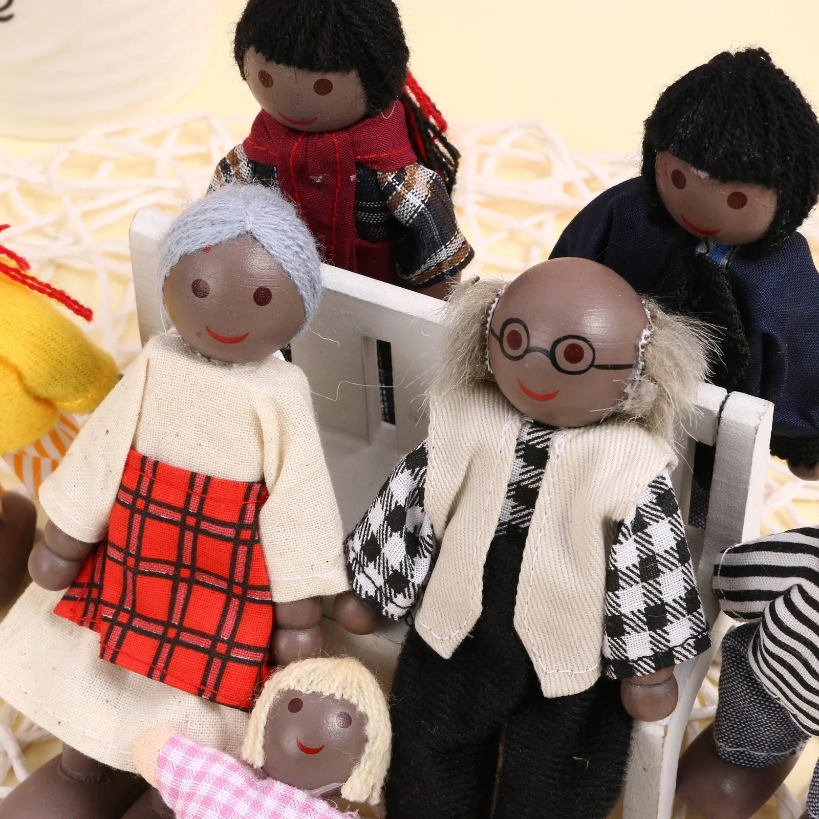 Lovely Happy Dolls Family Playset Wooden Figures Set of 7 People Doll Cute And Stylish Home Decoration Children Educational Toys
Lovely Happy Dolls Family Playset Wooden Figures Set of 7 People Doll Cute And Stylish Home Decoration Children Educational Toys