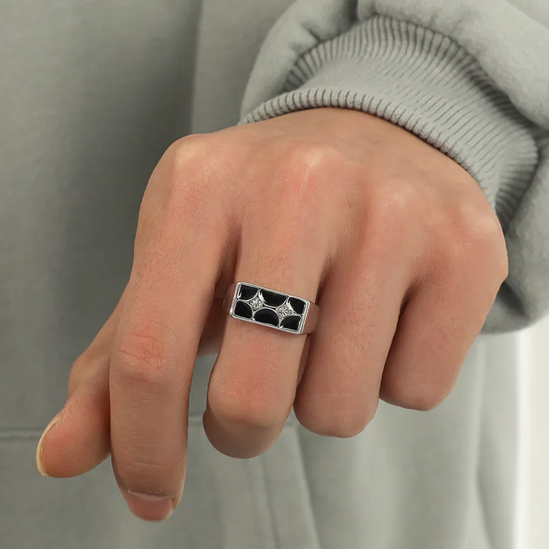 Punk Vintage Silver Color Alloy Rectangle Rings for Men Goth Rhinestone Black Drip Oil Knuckle Finger Ring Hip Hop Party Jewelry
Punk Vintage Silver Color Alloy Rectangle Rings for Men Goth Rhinestone Black Drip Oil Knuckle Finger Ring Hip Hop Party Jewelry