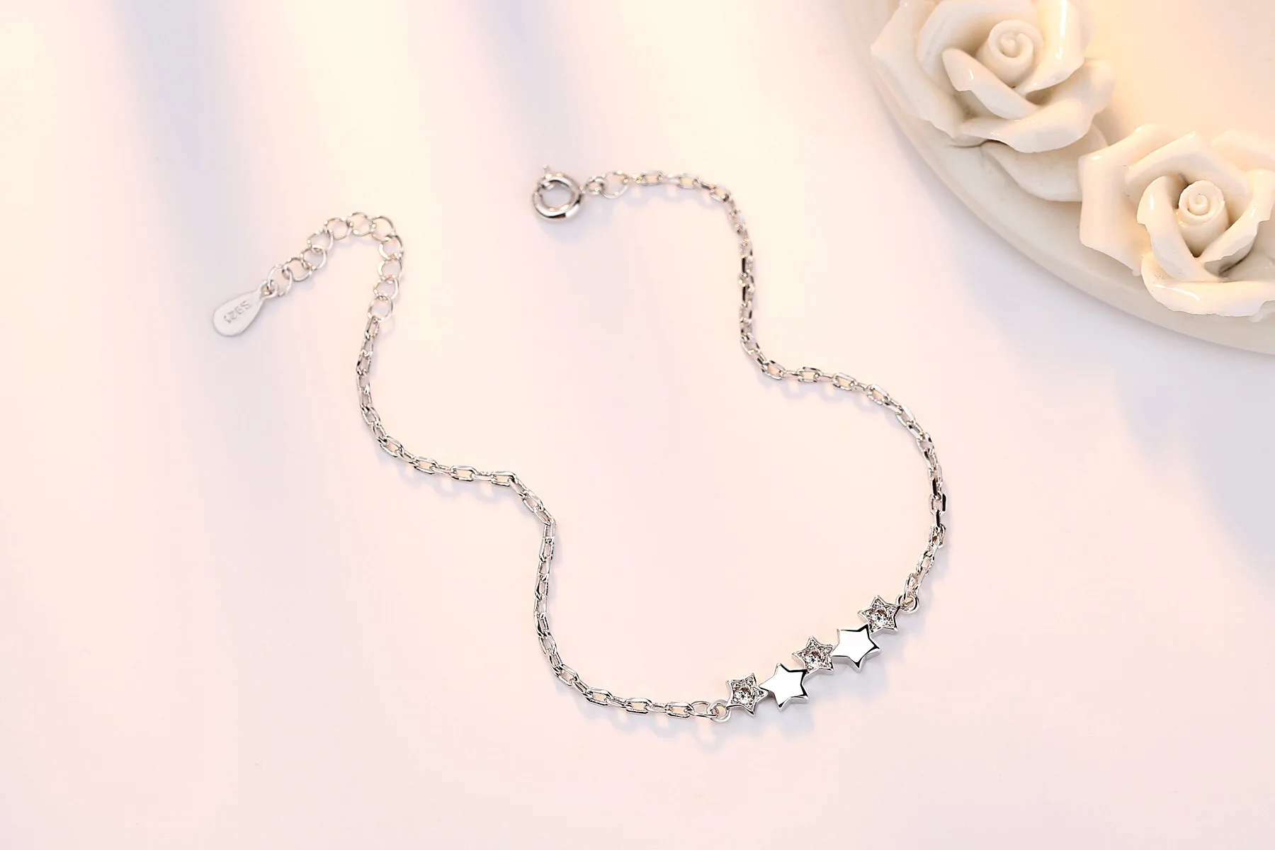 New Simple Fashion 925 Sterling Silver zircon Star Chian Bracelet For Women Jewelry pulseira
New Simple Fashion 925 Sterling Silver zircon Star Chian Bracelet For Women Jewelry pulseira
